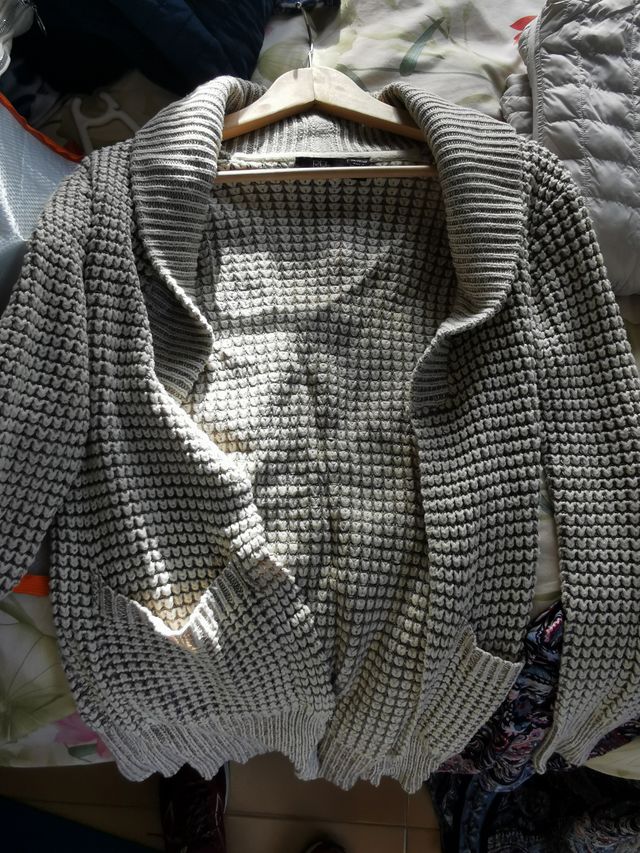Cárdigan beige y gris talla única