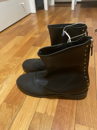 Botines Zara negros con tachuelas