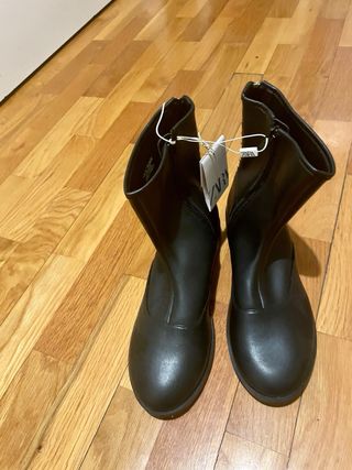 Botines Zara negros con tachuelas