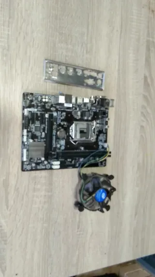 Placa Base y Ventilador PC