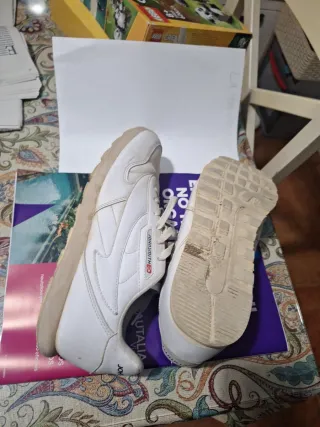 Zapatillas John Smith blancas y beige