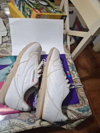 Zapatillas John Smith blancas y beige