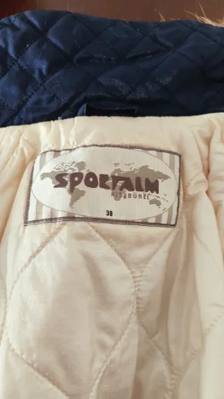 Anorak blanco y azul con capucha