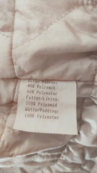 Anorak blanco y azul con capucha