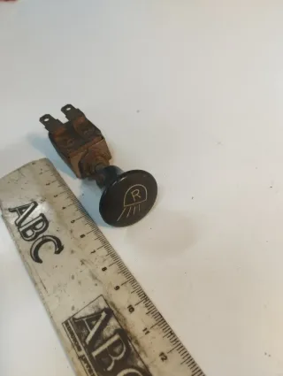 Interruptor de tirador antiguo