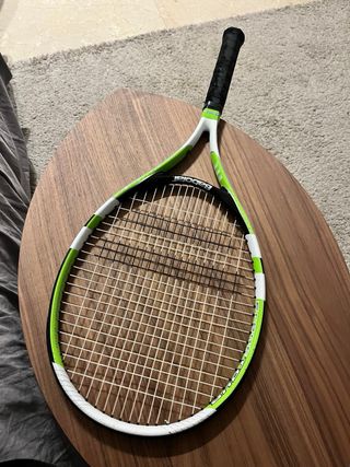 Raqueta de tenis Babolat con funda