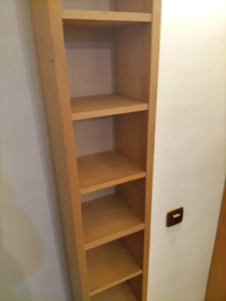 REBAJADAS Precio de las 3 estanterias de madera.