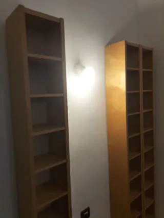 REBAJADAS Precio de las 3 estanterias de madera.