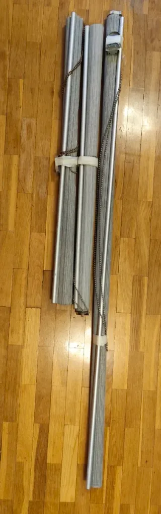 3 tende in tessuto grigie