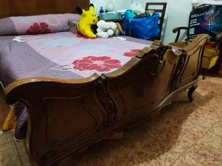 Mueble antiguo dormitorio madera y cristal