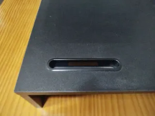 Elevador monitor negro