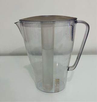 Jarra IKEA transparente de plástico