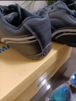 Zapatillas deportivas azules nuevas