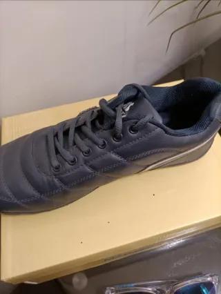 Zapatillas deportivas azules nuevas