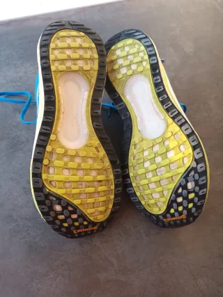 Zapatillas Adidas Azul y Amarillo