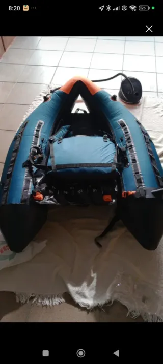 Pato de pesca inflable