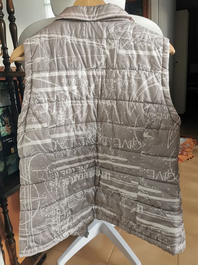 Chaqueta Takko sin mangas beige