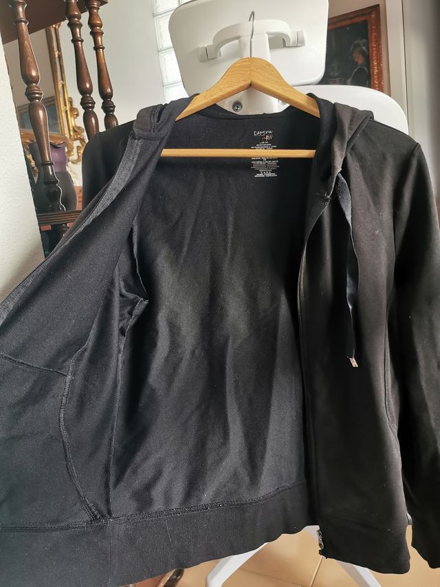 Sudadera fina negra con cremallera