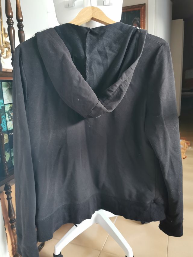 Sudadera fina negra con cremallera