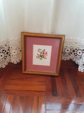 Cuadro Letra A Bordada Marco Madera