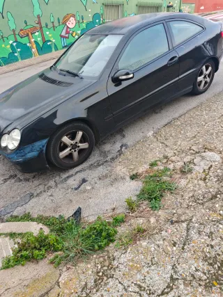 Mercedes-Benz Clase C 2005