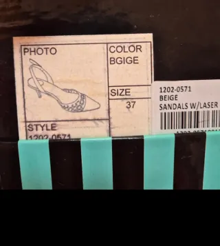 Sandalias tacón veige con tiras y calados