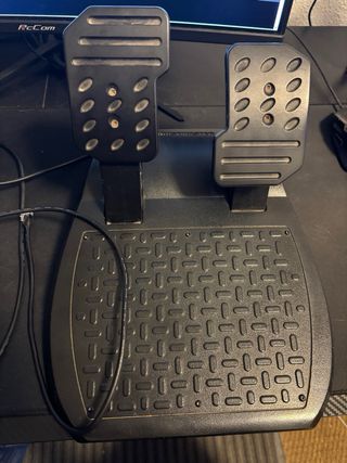 Volante Thrustmaster para PC