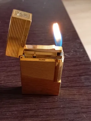 Encendedor S.T. Dupont Bañado en Oro