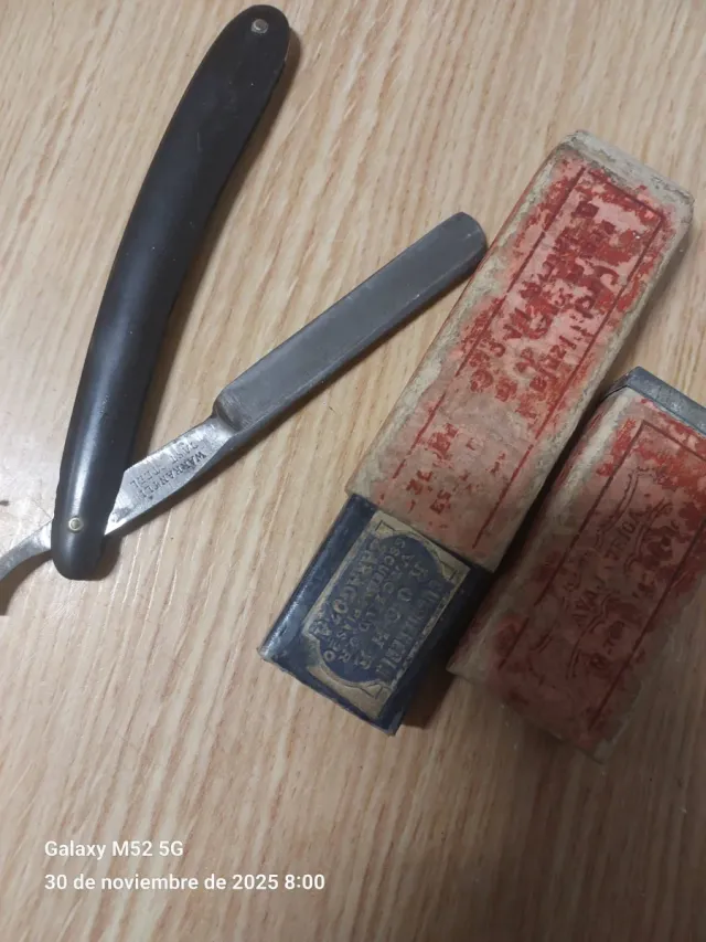 Vecchia lama da barbiere Warrantli