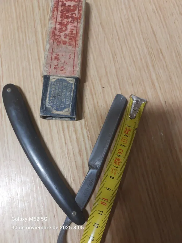 Vecchia lama da barbiere Warrantli