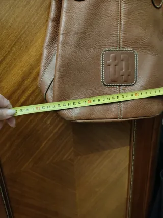 Bolso de cuero marrón auténtico