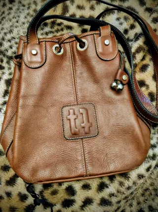 Bolso de cuero marrón auténtico