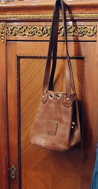 Bolso de cuero marrón auténtico