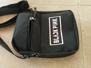 Bolso bandolera Black Pink negro