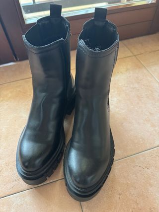 Stivaletti neri con suola chunky