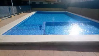 Particular vende piso de 4 habitaciones y pisc