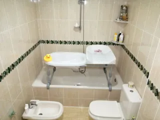 Particular vende piso de 4 habitaciones y pisc