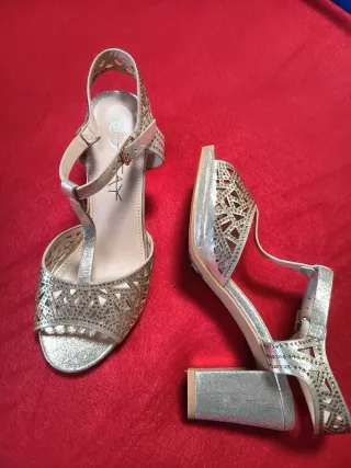 Zapatos de fiesta dorados/plateados Talla 37