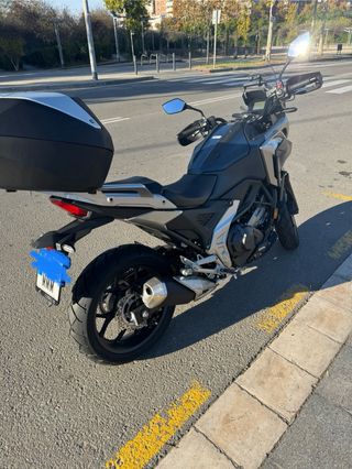Honda NC 750 X DCT  con 1.400 km