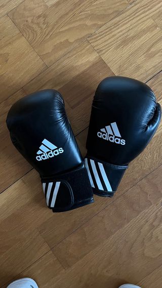Kit Boxeo Adidas + Guantes 12oz