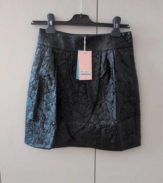 Falda negra relieve nueva S