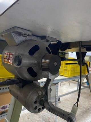 Máquina de coser Bernina Industrial 950