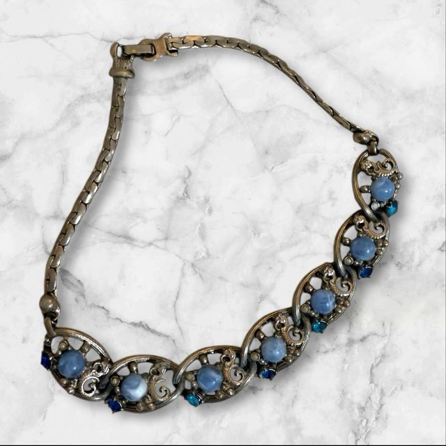 Collar vintage azul y plateado