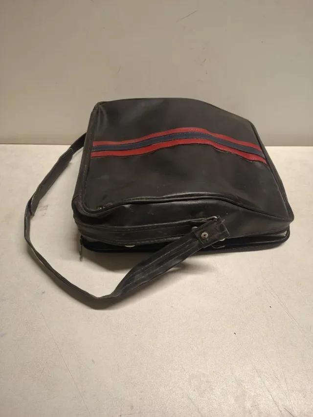 Macchina da scrivere Olivetti Lettera 35 vintage