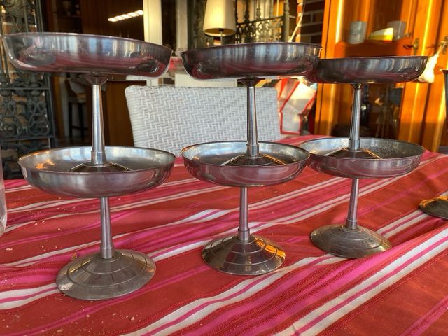Copas de metal plateado