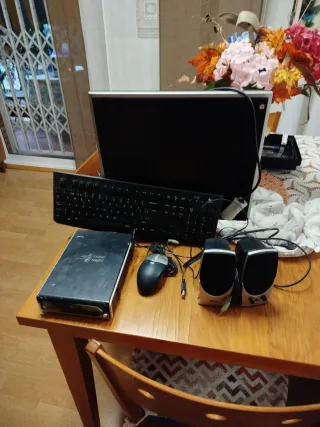 Pacchetto CD/DVD, Tastiera, Mouse e Altoparlanti