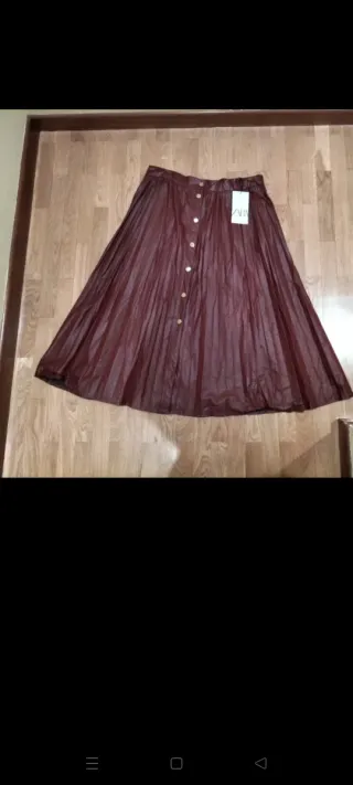 Falda Zara XL granate, nueva. No regateo