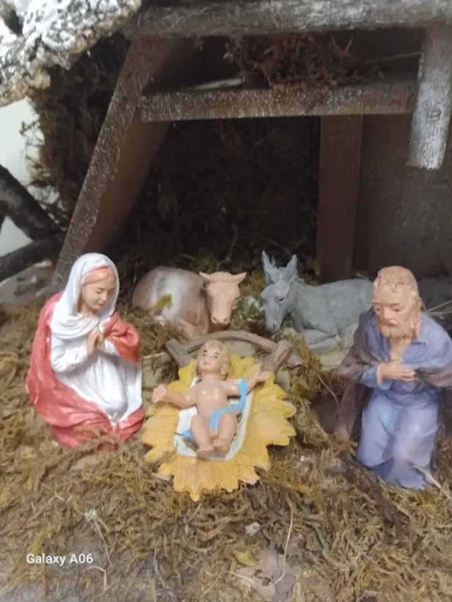 Capanna presepe natale con fontanella