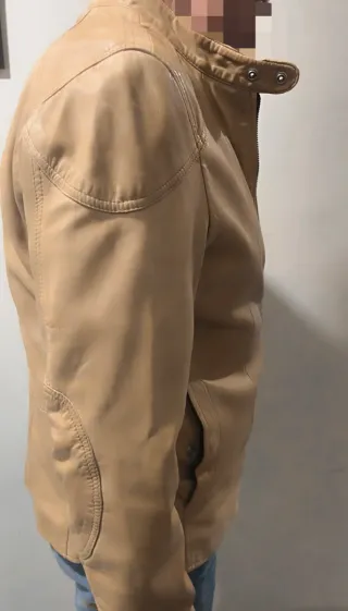 Cazadora Biker de cuero Zara beige