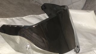 Visera para casco de moto